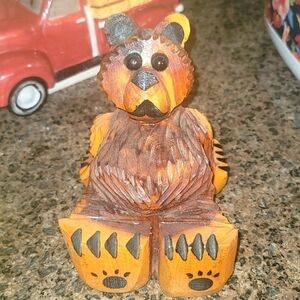Chainsaw art laid back bear
